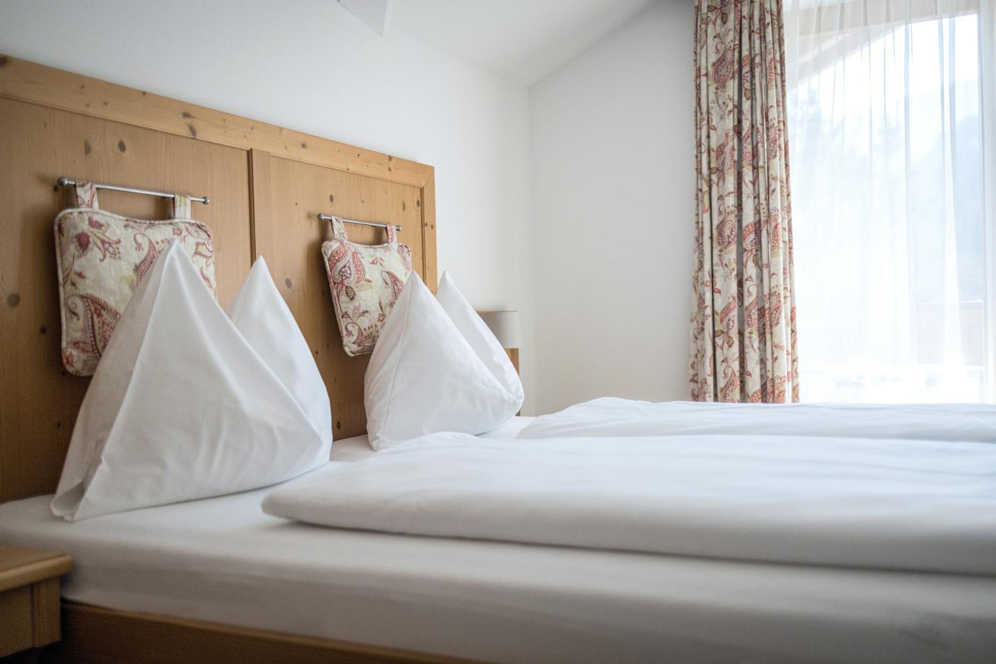 Hotel Sonnegg Saalbach-Hinterglemm Szoba fotó